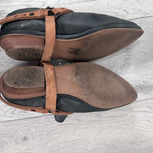 Free People - Picture 4 of 9